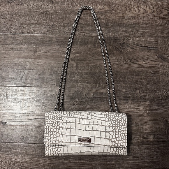 Henri Bendel Uptown Out & About Wallet on a Chain - Picture 2 of 4